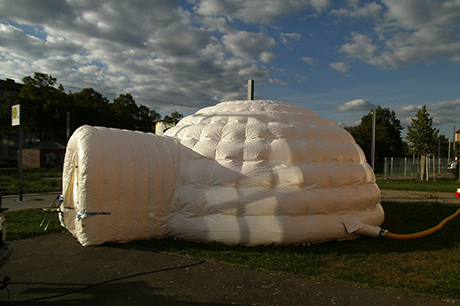 Iglu im Öffentlichen Raum