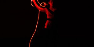 Das Licht ist wandelbare - Eve Chariatte in "Ultra XYX"