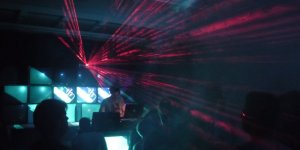 Leuchtende Beispiele - Sounds von Jasper, Mapping von TimVis, Laser von Michael