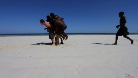 Wer hat Angst vorm schwarzen Mann? Klischees humorvoll beschrieben. 